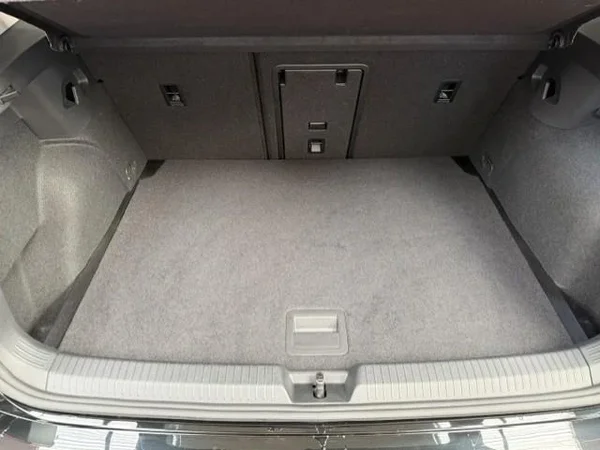 Volkswagen Golf (2024) — foto 7 van 17