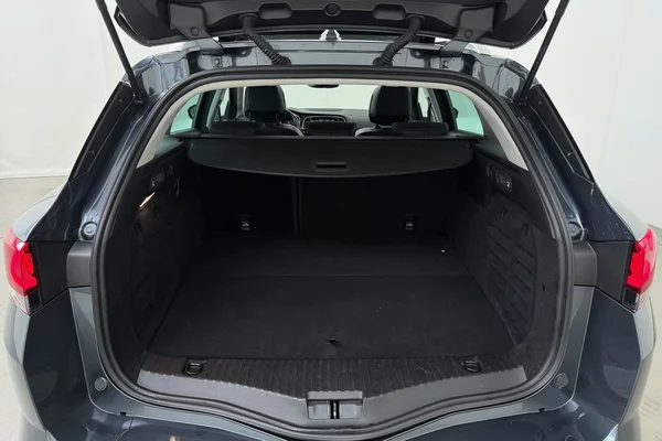 Renault Megane SW Phase II E-TECH (PHEV) (2021) — foto 20 van 24