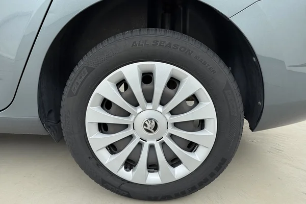 Skoda Fabia Sw (2020) — foto 16 van 19