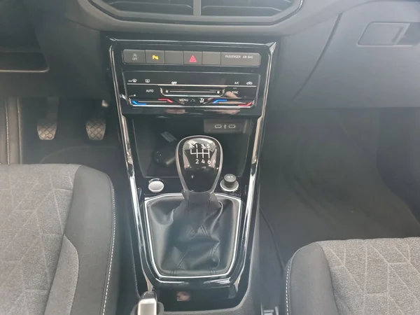 VOLKSWAGEN T-Cross (2024) — foto 4 van 19