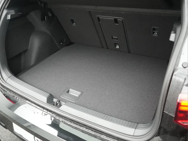 VOLKSWAGEN Golf VIII (2026) — foto 4 van 10