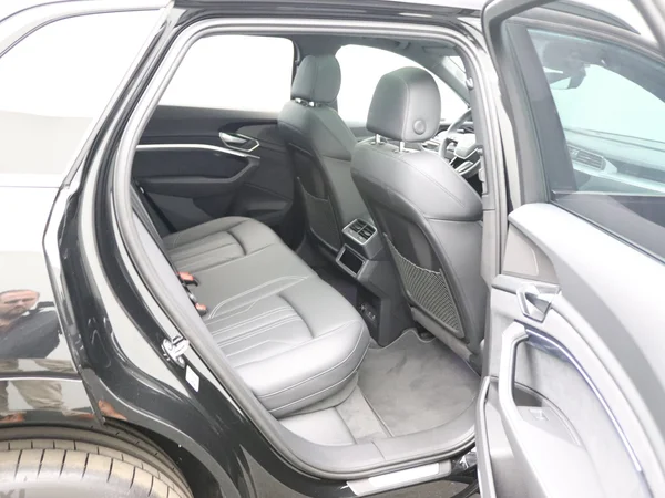 AUDI Q8 e-tron (2024) — foto 27 van 32