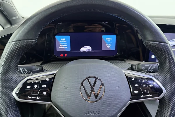 Volkswagen Golf VIII (2024) — foto 9 van 38
