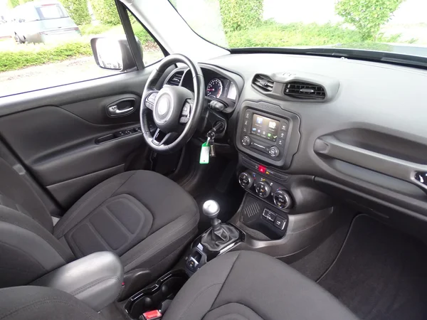 Jeep Renegade (2018) — foto 7 van 27