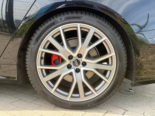 AUDI A6 Avant PHEV (2021) — foto 11 van 19
