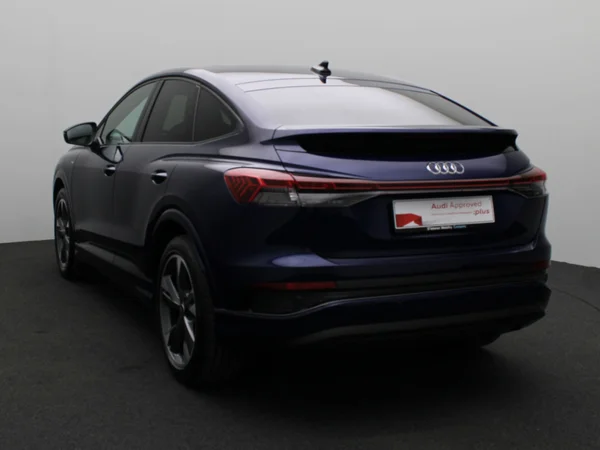 AUDI Q4 Sportback e-tron (2025) — foto 7 van 26