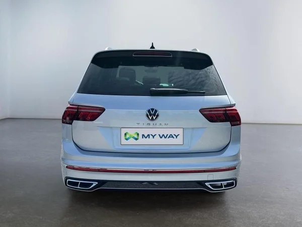 VOLKSWAGEN Tiguan (2022) — foto 32 van 34