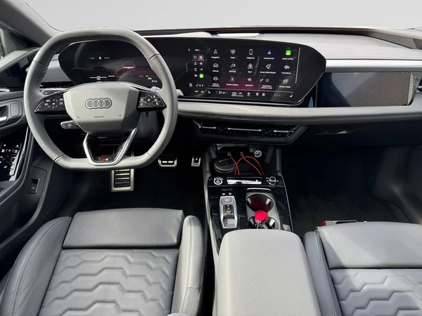 AUDI A6 Sportback e-tron (2025) — foto 15 van 24