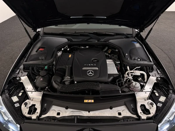 MERCEDES E 300 (2021) — foto 6 van 34