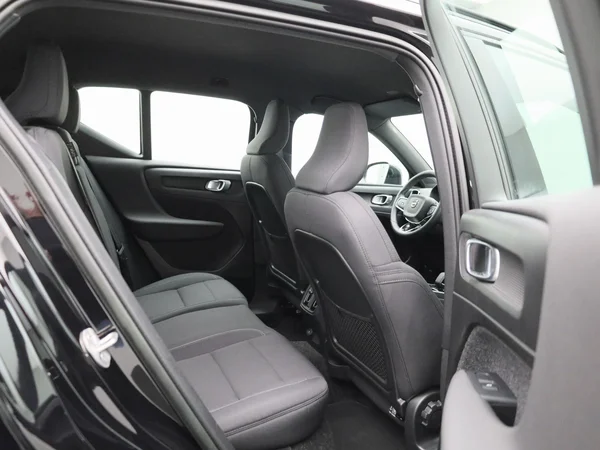 Volvo XC40 (2023) — foto 27 van 40