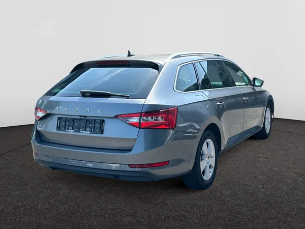 SKODA Superb Combi Dsl (2023) — foto 18 van 22
