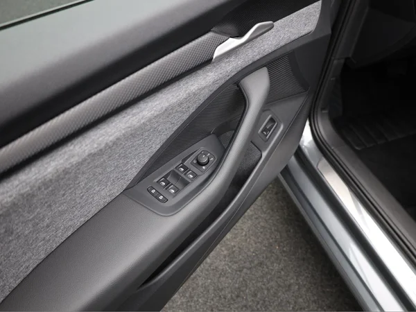 SKODA Superb Combi (2025) — foto 8 van 23