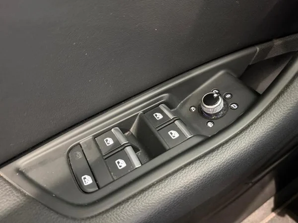 AUDI A4 (2022) — foto 19 van 28