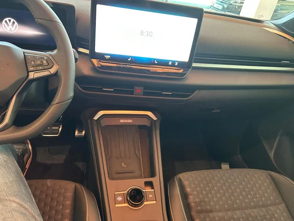 VOLKSWAGEN T-Roc (2026) — foto 3 van 24