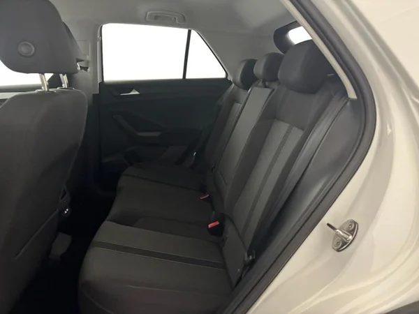 VOLKSWAGEN T-Roc (2024) — foto 18 van 26