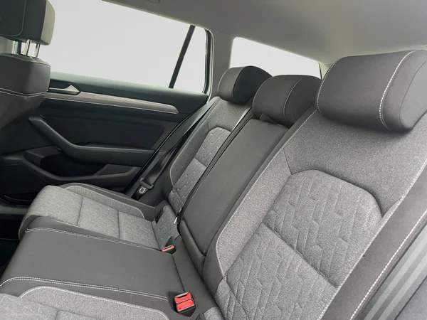VOLKSWAGEN Passat SW (2023) — foto 11 van 24