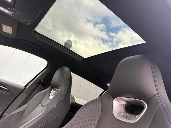 VOLKSWAGEN Passat SW (2024) — foto 8 van 23