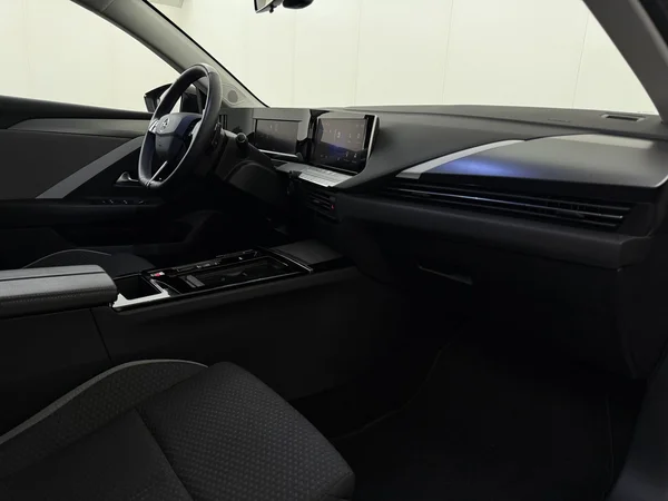 OPEL Astra (2023) — foto 3 van 28