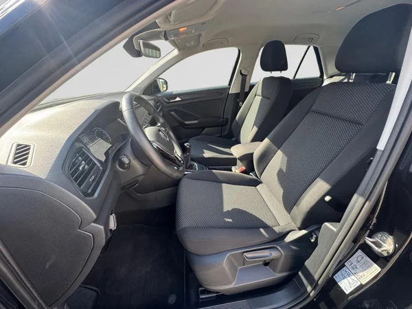 VOLKSWAGEN T-Roc (2019) — foto 2 van 18