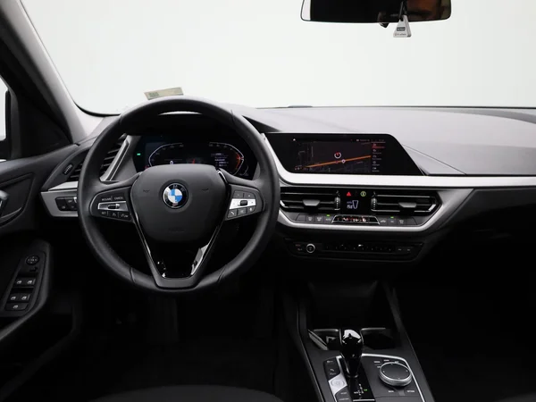 BMW 1 Reeks (2024) — foto 38 van 40