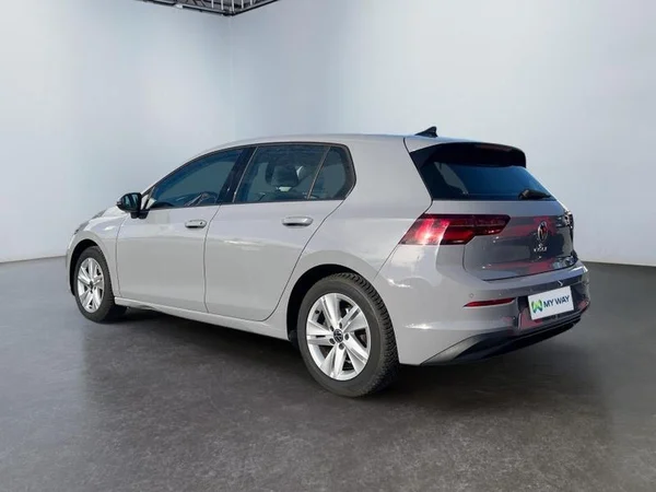 VOLKSWAGEN Golf VIII (2021) — foto 23 van 27