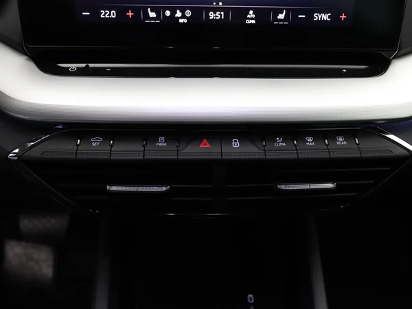 SKODA Octavia Combi (2024) — foto 23 van 27