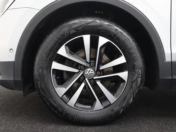Volkswagen Tiguan (2020) — foto 12 van 27