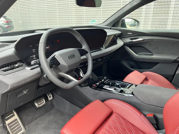 AUDI SQ6 Sportback e-tron (2025) — foto 5 van 24