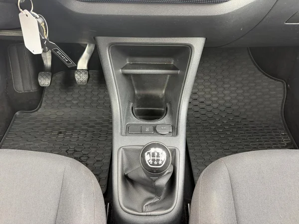 VOLKSWAGEN Up! (2021) — foto 2 van 17