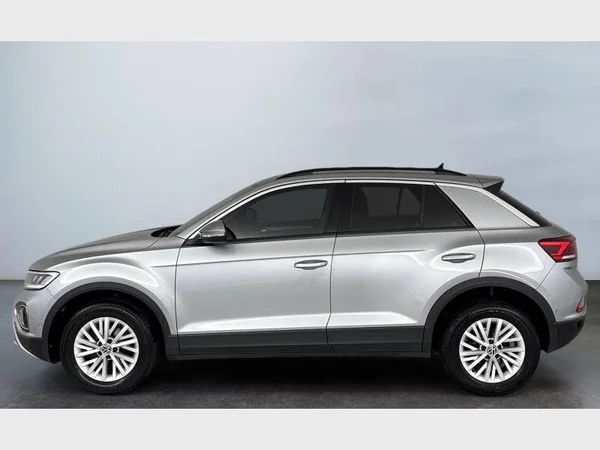 Volkswagen T-Roc (2023) — foto 22 van 27
