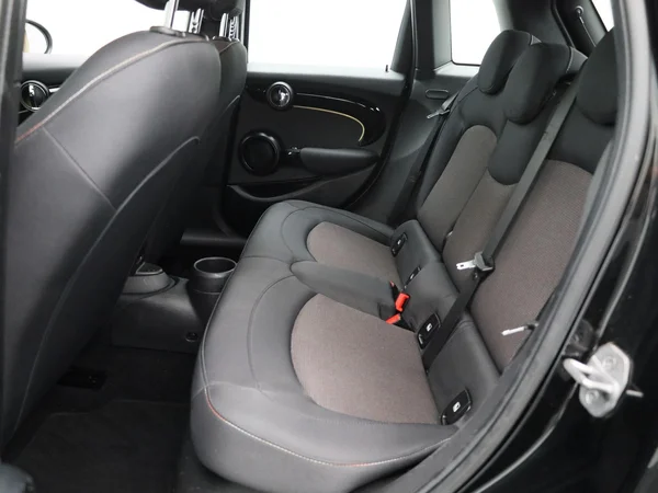 MINI One (2022) — foto 3 van 34