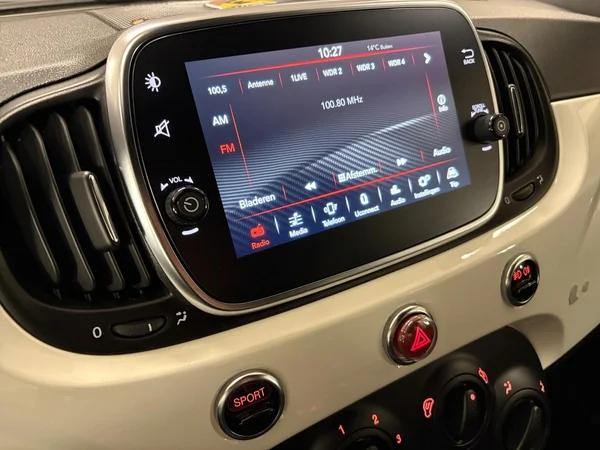 ABARTH 595C (2019) — foto 14 van 15