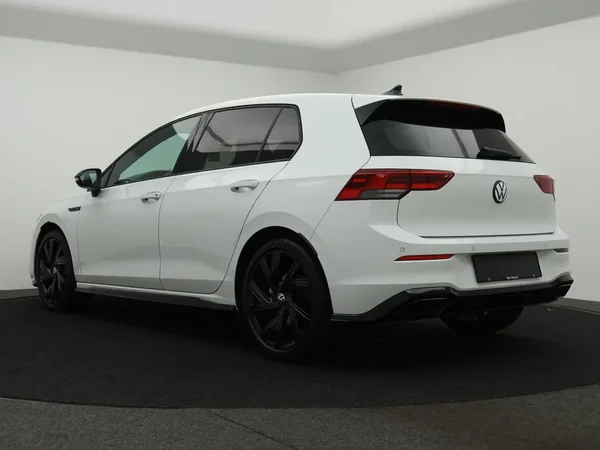 Volkswagen Golf (2024) — foto 2 van 22
