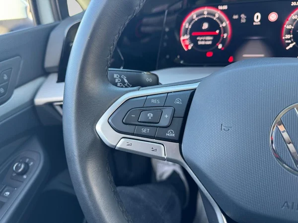 VOLKSWAGEN Golf VIII SW (2025) — foto 7 van 23