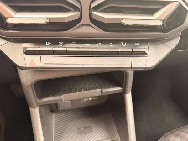 Dacia Duster (2024) — foto 10 van 22