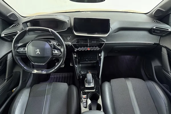Peugeot E-208 (2021) — foto 14 van 36