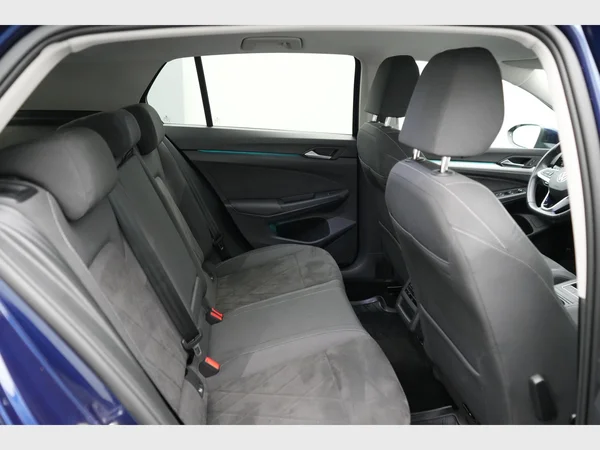 VOLKSWAGEN Golf VIII (2023) — foto 22 van 27