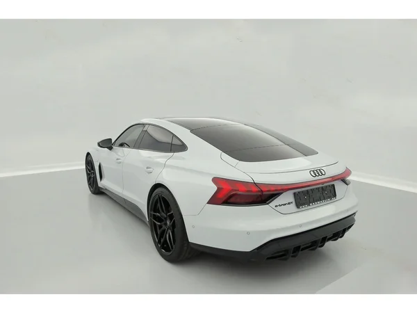 AUDI E-tron GT (2021) — foto 29 van 31