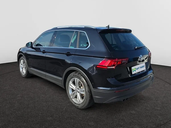 VOLKSWAGEN Tiguan (2019) — foto 18 van 24