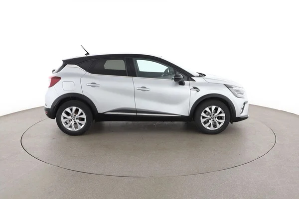 Renault Captur (2020) — foto 13 van 16