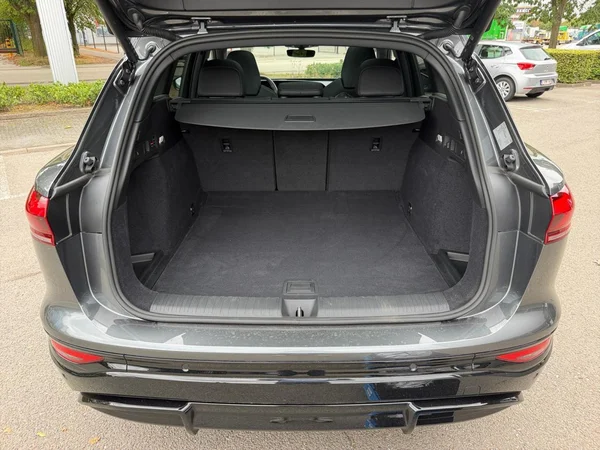 AUDI Q6 e-tron (2026) — foto 15 van 24