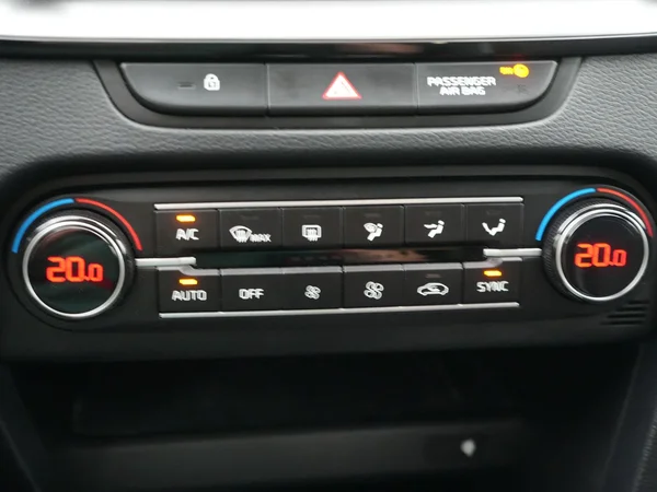 Kia XCeed (2024) — foto 18 van 31