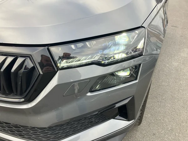 SKODA Karoq (2023) — foto 9 van 25