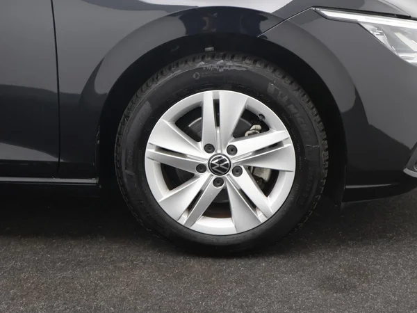 Volkswagen Golf (2022) — foto 25 van 25