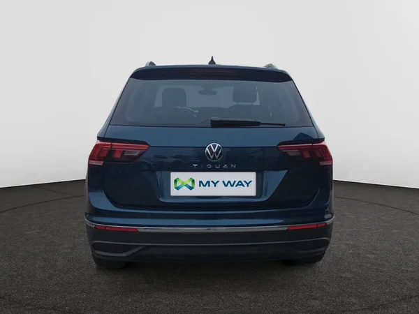 VOLKSWAGEN Tiguan (2024) — foto 3 van 23
