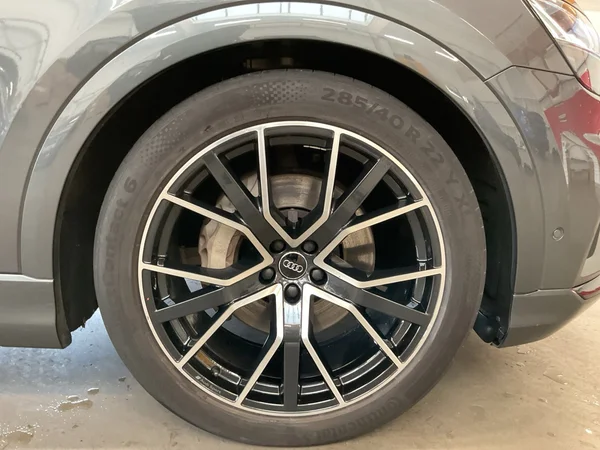 AUDI Q8 (2020) — foto 21 van 23