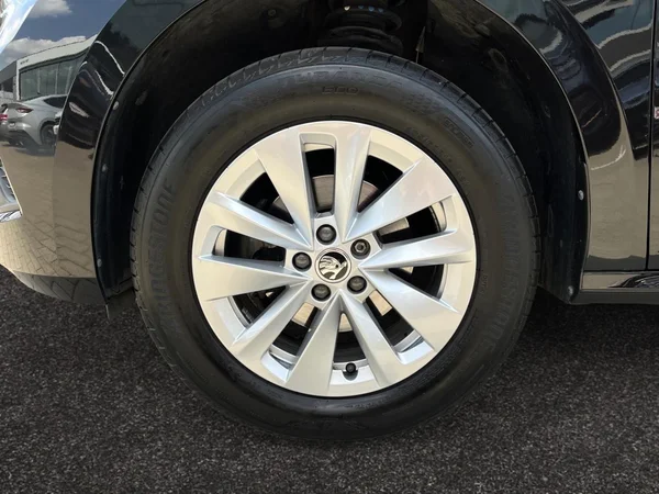 SKODA Kamiq (2024) — foto 11 van 20
