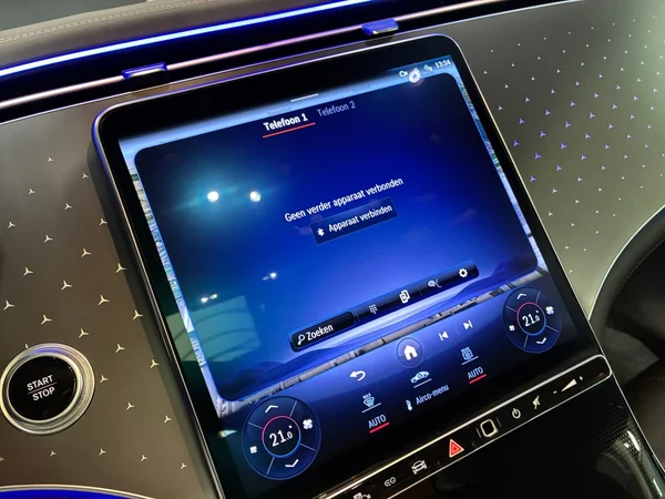 Mercedes-Benz EQE-350 (2022) — foto 15 van 29