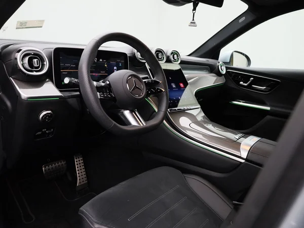 Mercedes-Benz GLC (2025) — foto 32 van 49