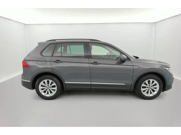 VOLKSWAGEN Tiguan (2022) — foto 31 van 36